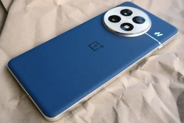 OnePlus 13 blue back